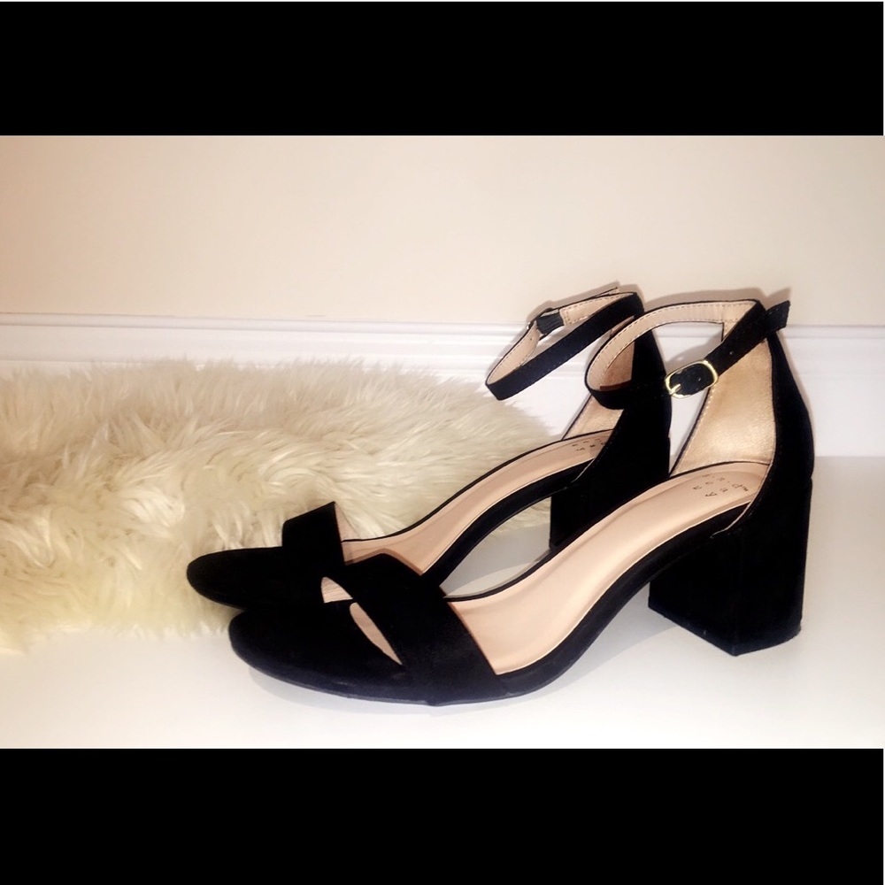 Women's Michaela Black Pumps